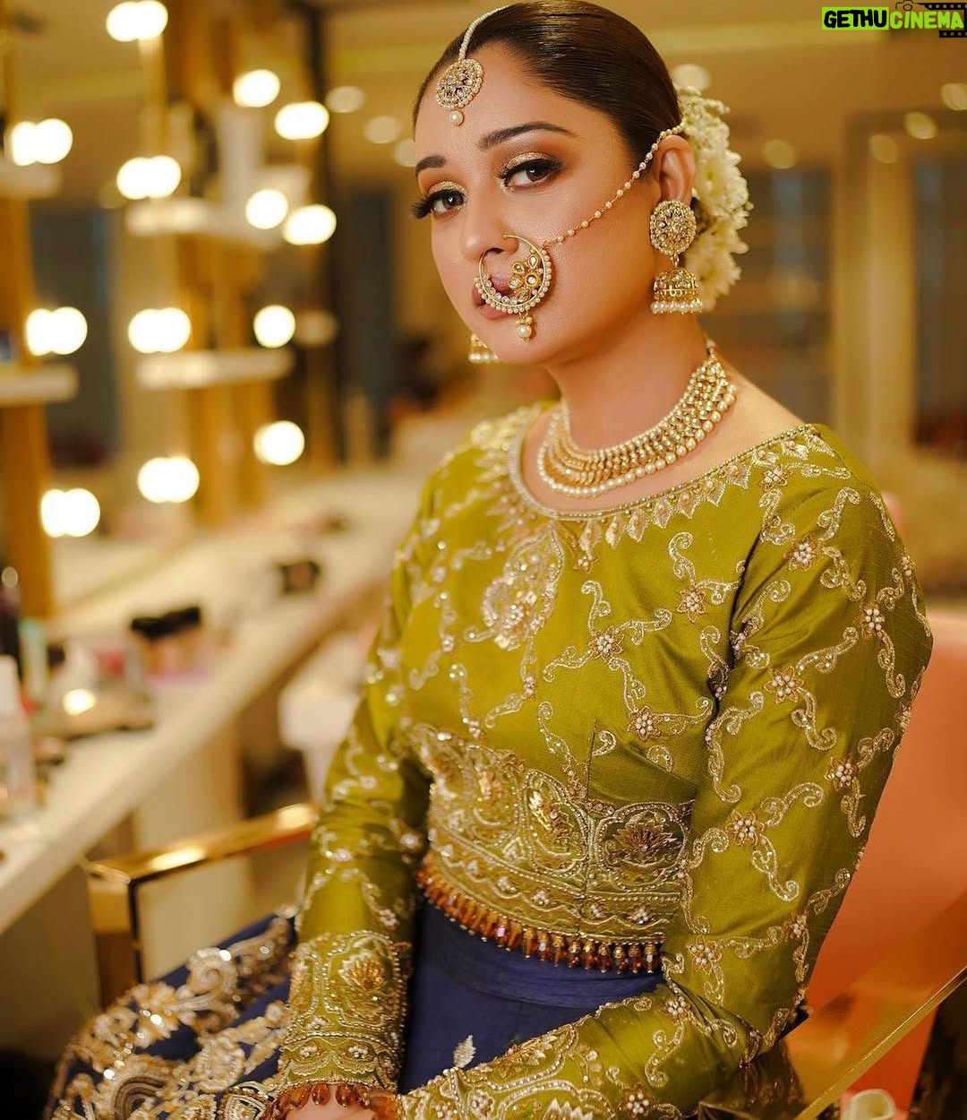Adla Khan - 4.4K Likes - 💙

💄 @thekrisalyswomen 
👗 @nomanandbhaiya 
📷 @daysstudioweddings
@fariyalartistry