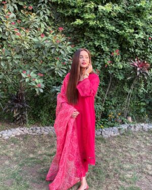 Adla Khan Instagram - 🌹
👗 @ittehad.official