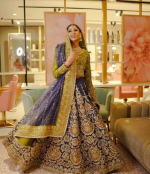 Adla Khan Instagram - 💙
💄 @thekrisalyswomen
👗 @nomanandbhaiya
📷 @daysstudioweddings
@fariyalartistry