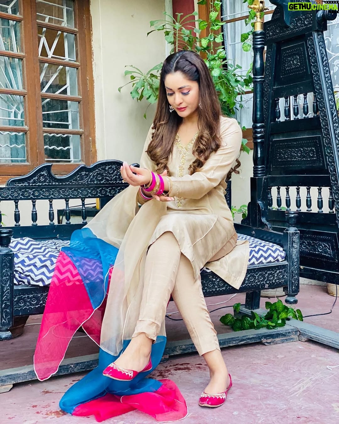 Adla Khan - 4.5K Likes - @aimenkapadiaofficial