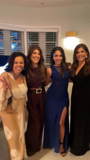 Adriana Cataño Instagram - Such a fun & blessed evening celebrating at the @vivalasantabiblia listening party 🎉🙌🏽🙏🏽 Thank you #chiphurd @henckahontas @trevinoenterprises @dhleffridge @canalestrellatv @nitziachama @normaisaba @lelihernandez @gabriellacatano @_vanessalyon @ojaninoa1 & every single person involved in this project! GOD IS GOOD! The best is yet to come ♥️🦋 #faith #vivalasantabiblia #christian #revival #jesusisking #adrianacatano