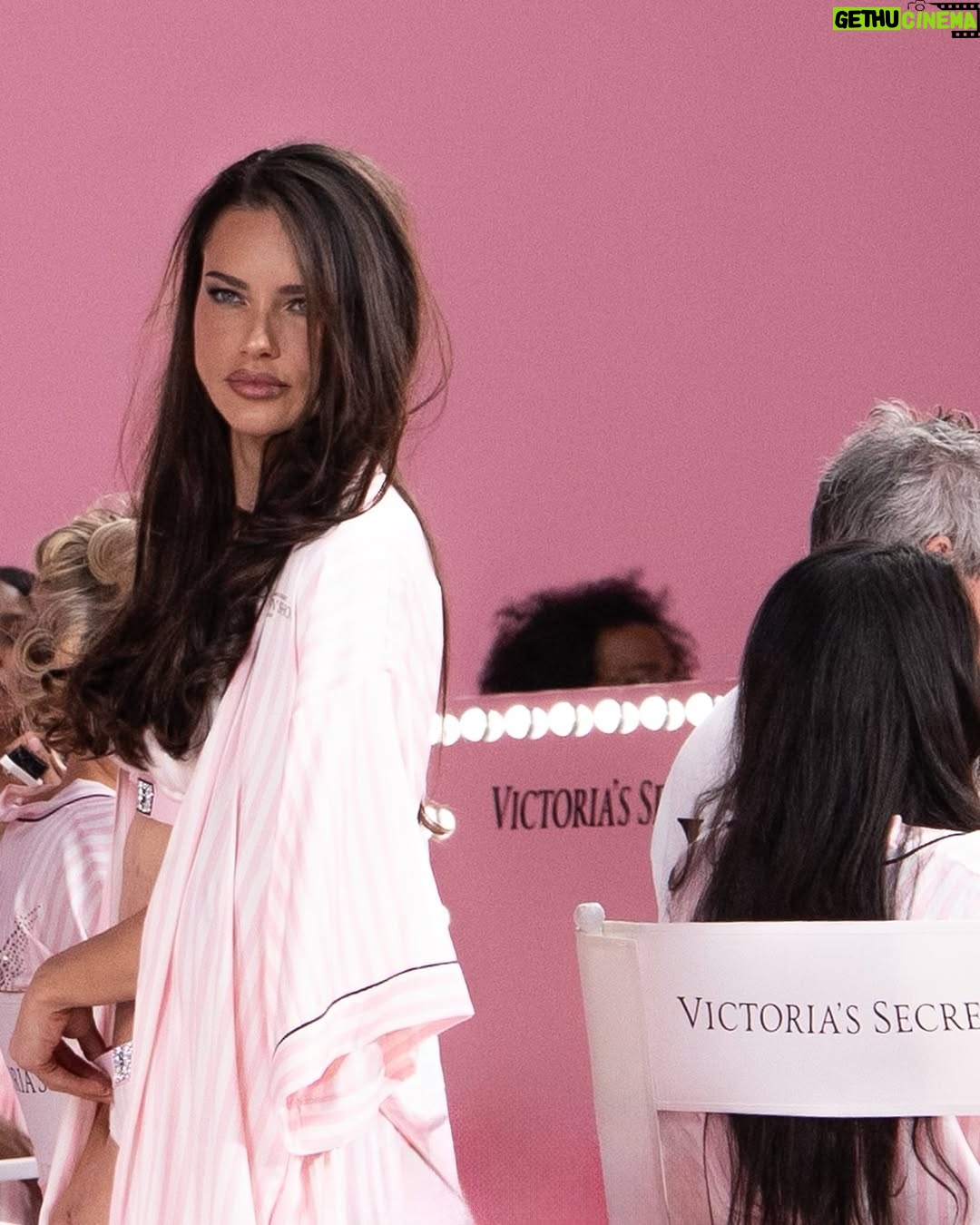 Adriana Lima - 2 Million Likes - I’m ready for you 👀💕💕 @victoriassecret