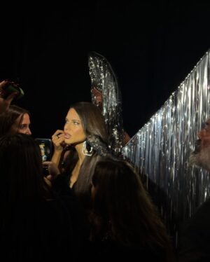 Adriana Lima Instagram - And thats 20!!!! Forever grateful for those that helped me get to this point! I love you all! @victoriassecret 💗🪽