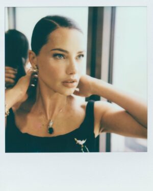 Adriana Lima Instagram - A night at the Met, made even better with diamonds 💙💎#TiffanyBlueBook #TiffanyAndCo @tiffanyandco