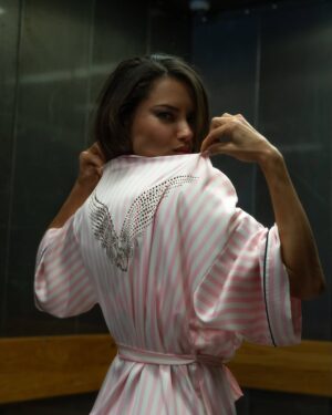 Adriana Lima Instagram - I’m ready for you 👀💕💕 @victoriassecret