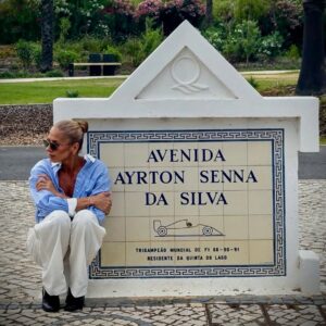 Adriane Galisteu Instagram - Depois de 30 anos, esta história também merece ser contada… @hbomaxbrasil 6/11
