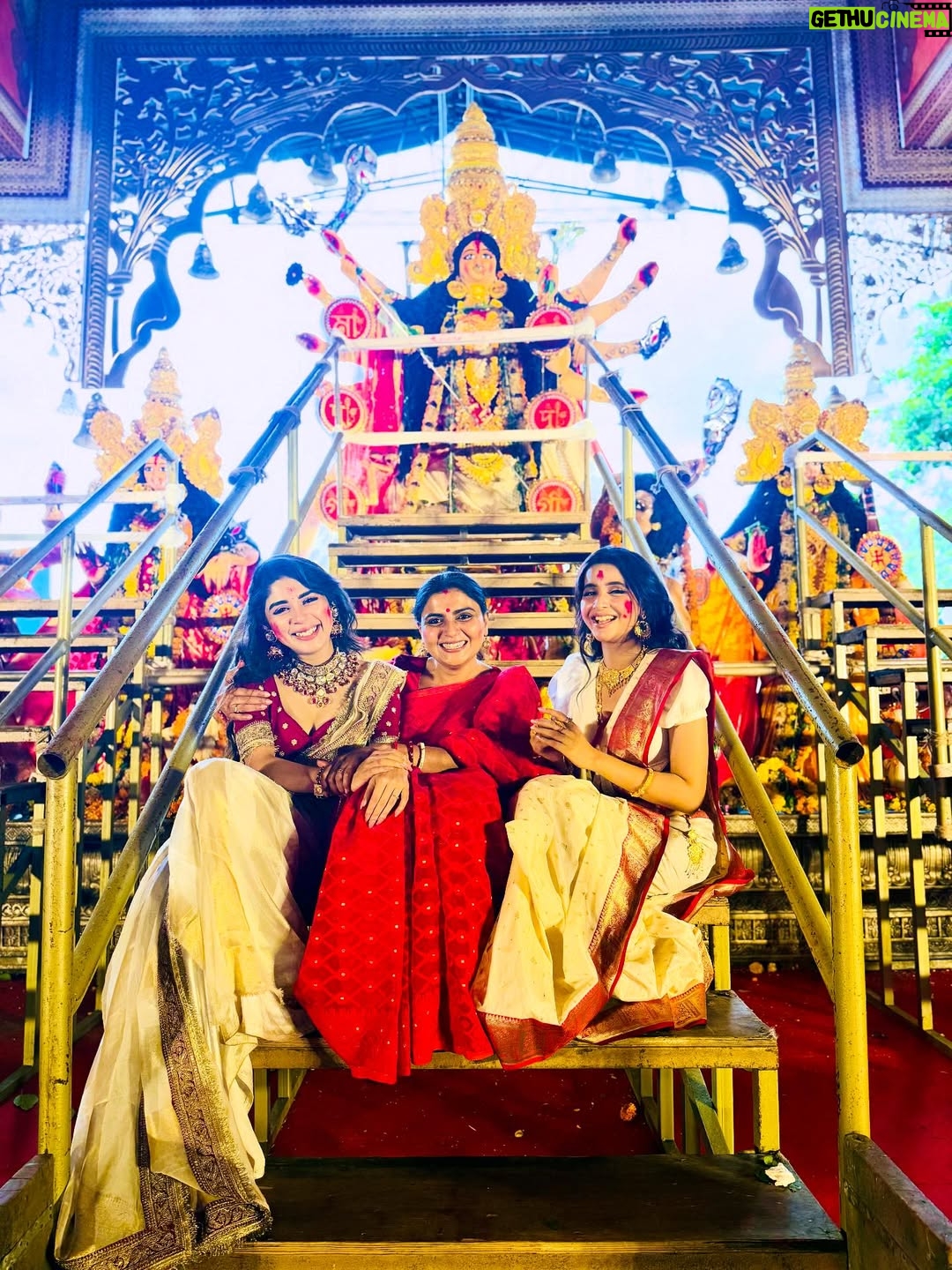 Adrija Addy Roy - 63.2K Likes - শুভ বিজয়া ♥️🙏
Bijoya may be over, but my heart is still dancing with the rhythm of dhak and devotion 😇✨

Styled by @rudra_saha_official 
Necklace & earrings @crystalland_jewellery 
Saree & blouse @kalangkrita 

#DurgaPuja #BijoyaDasami #NorthBombay #2025 #AdrijaRoy .