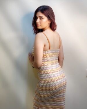 Advika Sharma Instagram - Ek hi dil h...kis kis ko du?š
bolo bhalaš¤£
#advikasharma #instagram #photoshoot