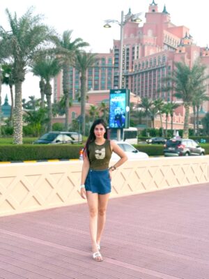 Advika Sharma Instagram - am i perfect?š