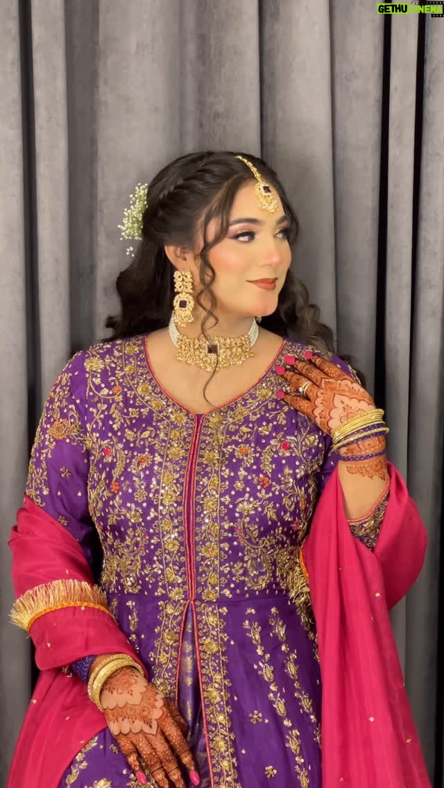 Afreen Burney - 4.5K Likes - Kesi lag rahi hun?🥹❤️ 

Makeup by: @makeupbysaraabdullah ✨
I must say Sara is an absolute gem! From the moment I sat in her chair, she made sure I was comfortable and listened carefully to what I wanted. Her makeup skills are truly exceptional, I felt absolutely beautiful throughout the day. My makeup and hair stayed flawless until midnight. Highly recommend her to anyone looking for perfection!💕

Henna done by my fav @hennabynisha_ 🥹

This beautiful dress is from @zarqa.collection 
Loved the dress!!🥰 

#afreenburney #trending #trendingreels #bollywood #jotummereho #ootd #explore #instagood #instalike #instagram #instadaily