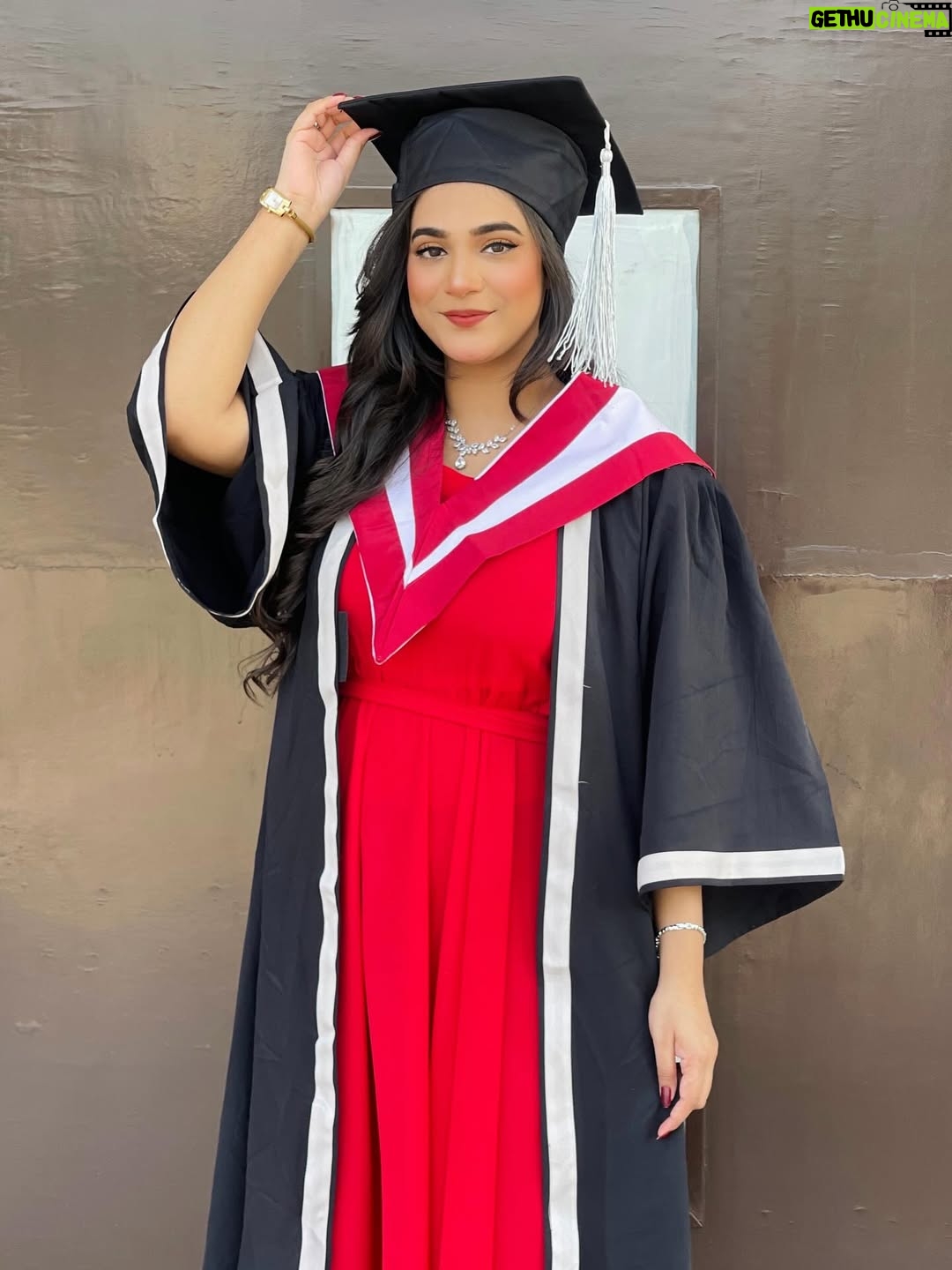 Afreen Burney - 6K Likes - Ink on my degree, Stars in my eyes🥹❤️✨
Allhamdullilah🌸
This cap and gown carry more than my dreams, they hold my family’s love, my parent’s sacrifices, my sibling’s cheers, and my father’s memory. Though he’s not here to see this, I know he’s smiling from heaven. This one’s for all of you, with all my heart!! Beyond grateful for my family!🌍

#graduation #fyp #convocation #life #trending #explorepage #instagram #relatable #graduate