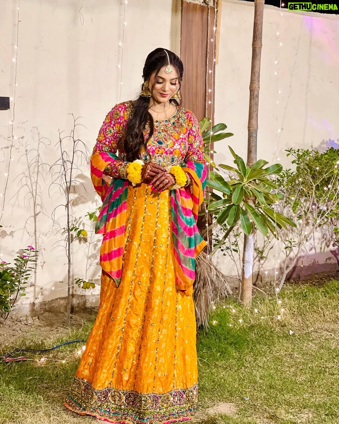 Afreen Burney - 4.7K Likes - Me and my beautiful family🥹❤️ 
MaShaAllaahh😘

Dresses by @rehbar_collection 👗💫
Makeup 💄 @imperial_beautysalonandspaaa 
Henna @hennabynisha_ 🥀

#afreenburney #instagram #instagood #instadaily #blogger #desi #mehndi #family #love #wedding #fashion #style #ootd