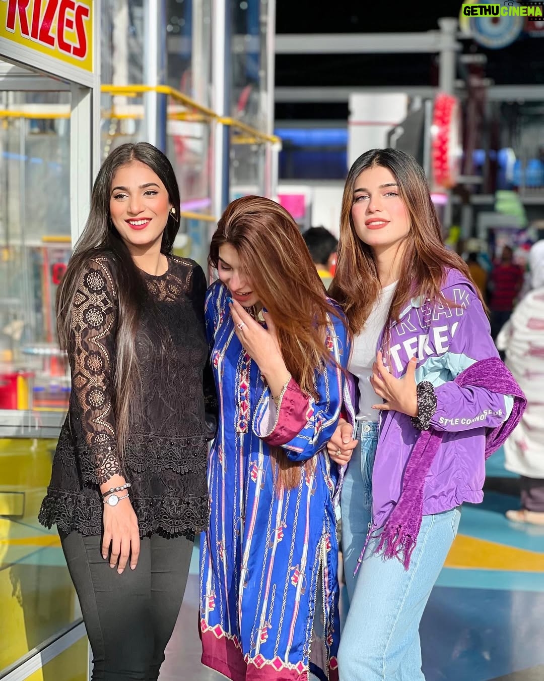 Afreen Burney - 13.4K Likes - Sweet smiles🥹✨
.
.
.
.
.
.
#afreenburney #maheenobaid #erajobaid #bffs #love #sisters #friends #repost #instagood #instagram #instadaily #instalike #follow #tbt #ootd #style #fashion #photooftheday #photography #art #beautiful