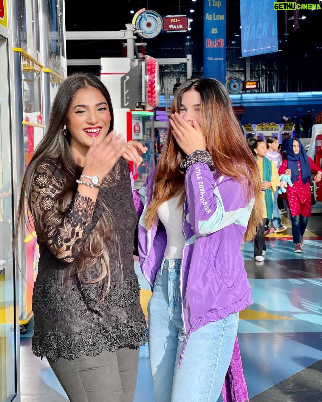 Afreen Burney - 13.4K Likes - Sweet smiles🥹✨
.
.
.
.
.
.
#afreenburney #maheenobaid #erajobaid #bffs #love #sisters #friends #repost #instagood #instagram #instadaily #instalike #follow #tbt #ootd #style #fashion #photooftheday #photography #art #beautiful