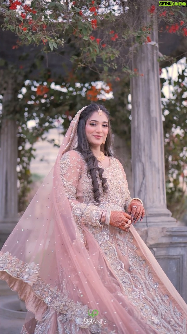 Afreen Burney - 3.9K Likes - Ve mahiya🕊️❤️✨ 

Dress👗: @furqan_bin_mazhar 
Photography 📸: @usmanisproduction.pk 
 
#afreenburney #reels #reelsinstagram #bride #instagram #instagood #instadaily #instalike #ootd #foryou #explore