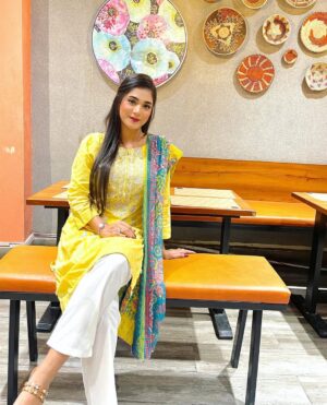 Afreen Burney Instagram - Went to @ms.eatery yesterday as i was craving for some good desi food. Totally loved the ambiance, their service and the foodš Itās a pretty cute restaurant with cozy and ethnic vibes. I ordered their shud desi thaali 1 and 2 as i have always been a fan of thaalisš (These 2 thaalis were enough for 5-6 easily)
Shud Thaali 1 includes:
1. Daal ChawalāØ2. Kurkuri BhindiāØ3. Makhni HandiāØ4. Prawn BiryaniāØ5. Khausay Chicken āØ6. Mal PuraāØ7. Shami KababāØ8. Chilli BitesāØ9. AcharāØ10. PapriāØ11. Plain NaanāØ12. Garlic NaanāØThaal Price: Rs.2500
Shud desi thaali 2 includes:
1. Shami Kebabs (4 pieces)āØ2. Chilli Bites (4 pieces)āØ3. Makhni Handi ChickenāØ4. Paneer Reshmi Handi ChickenāØ5. Daigi Chicken BiryaniāØ6. Prawn Chicken Biryani āØ7. Daal Chawal Kurkuri BhindiāØ8. Beef KhausayāØ9. Pakistani SaladāØ10. Garlic NansāØ11. Plain NansāØ12. Green ChatniāØ13. PapriāØ14. Mal PuraāØ15. Shahi TukreyāØThaal Price: Rs.4500
They have pretty wide range of desi and Pardesi food to enjoyš
PR by @elitelife_ š¦
@talhahotiana
#afreenburney #mseatery #mseaterykarachi #karachi #karachifood #food #desifood #thaali #thaal #traditional #pakistanifood #traditionalfood #elitelife_ #prbyelitelife_