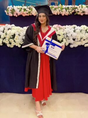 Afreen Burney Instagram - Ink on my degree, Stars in my eyesš„¹ā¤ļøāØ
Allhamdullilahšø
This cap and gown carry more than my dreams, they hold my familyās love, my parentās sacrifices, my siblingās cheers, and my fatherās memory. Though heās not here to see this, I know heās smiling from heaven. This oneās for all of you, with all my heart!! Beyond grateful for my family!š
#graduation #fyp #convocation #life #trending #explorepage #instagram #relatable #graduate