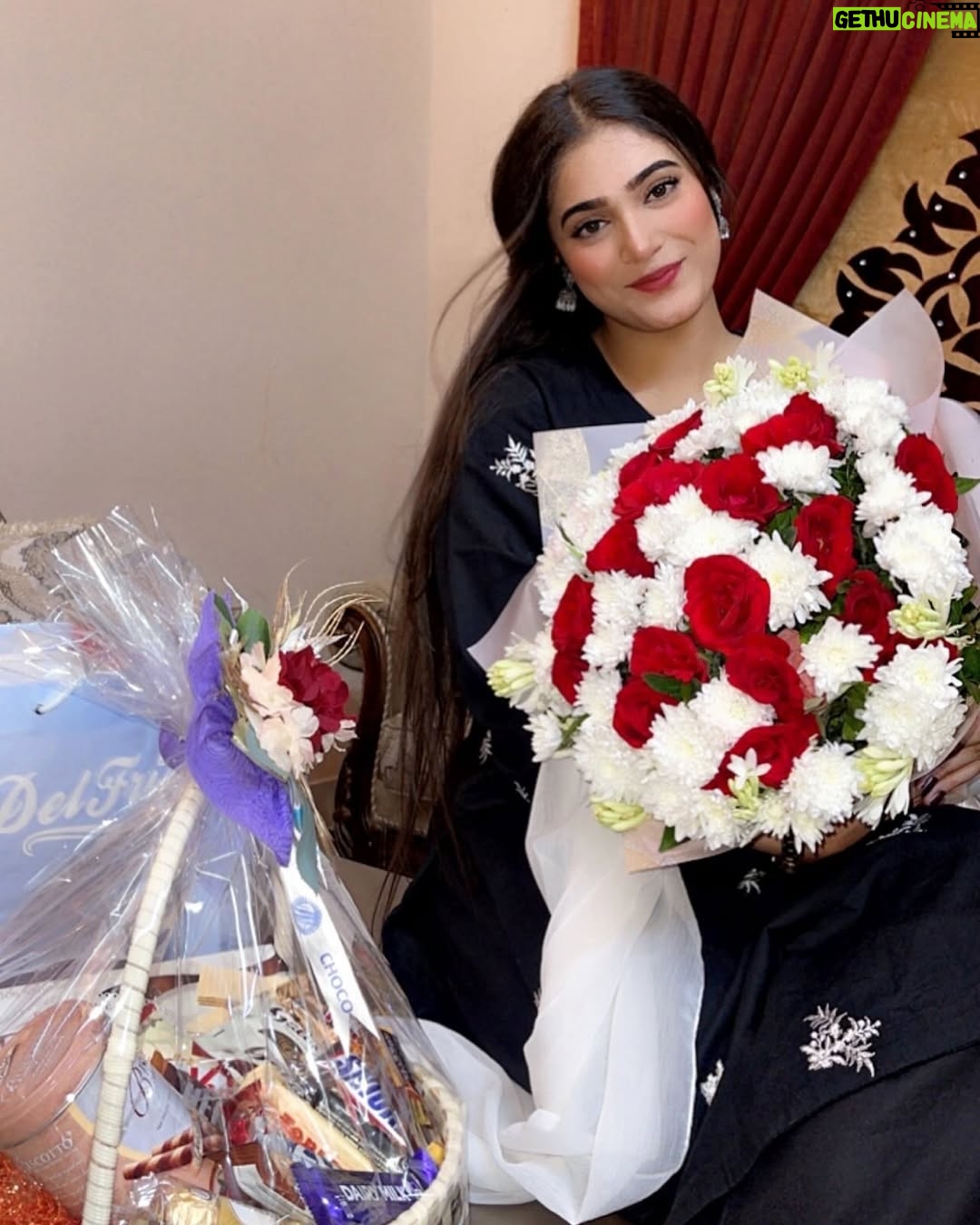Afreen Burney - 3.4K Likes - Because I didn’t post anything from this day yet😩❤️ 24/11/23✨ 

#afreenburney #instagood #instalike #instagram #instadaily #love #foryou #explore #happy