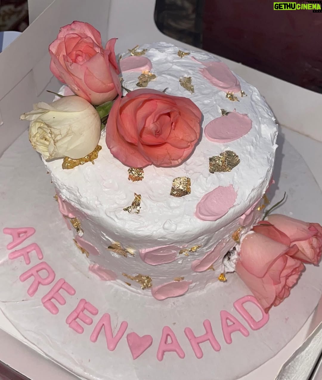Afreen Burney - 4.8K Likes - 💍🌏❤️ 

🎂: @cakehops.pk through @hop_marketing.agency