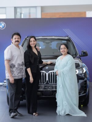 Ahana Kumar Instagram - Was a bit too sad about leaving my 20s and stepping into my 30s. So got myself a not so little present for some birthday cheer! 😊🫶🏻 HELLO 30 ... maybe just maybe I am ready to say Hello to You! 🙂↔️😎
#BMWX5 #MSport40i 😬🖤
Thankyou Acha & Amma for never telling me what to do or what not to do. Thankyou for letting me explore and experience life on my terms and for truly giving me wings and the wind to fly out high. You’re the reason for everything! ❤️
Thankyou Universe for putting it all in place and making things I haven’t dreamt about, come true ✨
#Hello30 #BirthdayPresent #FromMeToMe 💫
Shot by @_mathews_photography 🤍