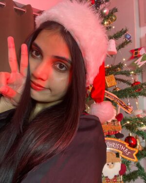 AiSh Instagram - It’s beginning to look alot like Christmas 🎄