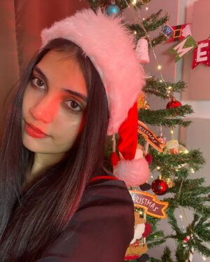 AiSh Instagram - It’s beginning to look alot like Christmas 🎄