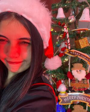 AiSh Instagram - It’s beginning to look alot like Christmas 🎄