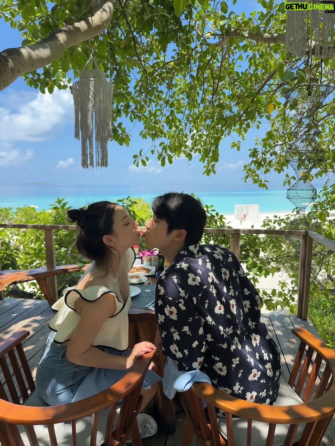 Ailee - 172K Likes - Day 2 of @fsmaldives 🌴🌊🐟
✨Magical Day✨
✨Magical Weather✨
✨Magical Honeymoon✨
모히또에서 몰디브 한잔 하고 와쓤댱 🍹

 #FSMaldives #FSLandaaGiraavaru
 @honeymoonresort #허니문리조트

#FSLandaaGiraavaru