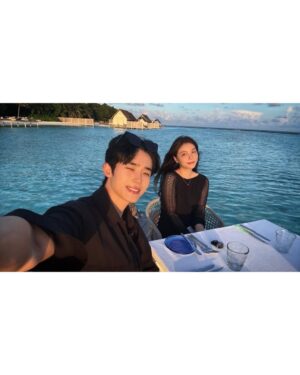 Ailee Instagram - Day 1 of @fsmaldives 🌴💜자연과 하나 되는 이 느낌.. 
넘넘 죠앙 🥹💜 🌊바다 위에서 둘만의 저녁식사💜 @choi_hun2 

#FSMaldives, #FSLandaaGiraavaru 
@honeymoonresort #허니문리조트