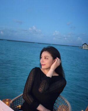 Ailee Instagram - Day 1 of @fsmaldives 🌴💜자연과 하나 되는 이 느낌.. 
넘넘 죠앙 🥹💜 🌊바다 위에서 둘만의 저녁식사💜 @choi_hun2 

#FSMaldives, #FSLandaaGiraavaru 
@honeymoonresort #허니문리조트