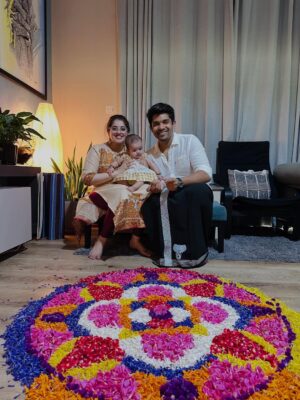 Aima Rosmy Sebastian Instagram - Onam spam alert 🌸👩‍👧 Couldn’t resist sharing these moments with my two favorite hoomans 😘😍🥳