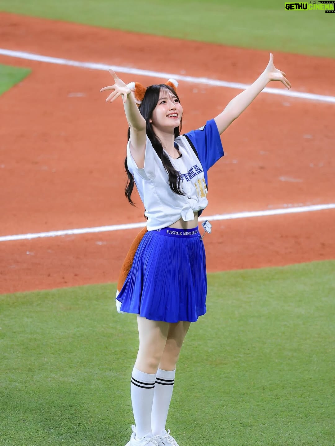 Airi Suzuki - 207.7K Likes - ✴︎ #ファイターズかわいいシリーズ
歌唱、ファーストピッチ、きつねダンス🦊⚾️🎶
ありがとうございました！！！！

素敵な写真を撮ってくださっていたのでXから拝借🙏

色々撮った思い出たちは、落ち着いたら別投稿で載せます☺︎
話したいことも色々あるのでその時に♡

今日も暑いですが、体調気をつけて楽しんでいきましょー🫶