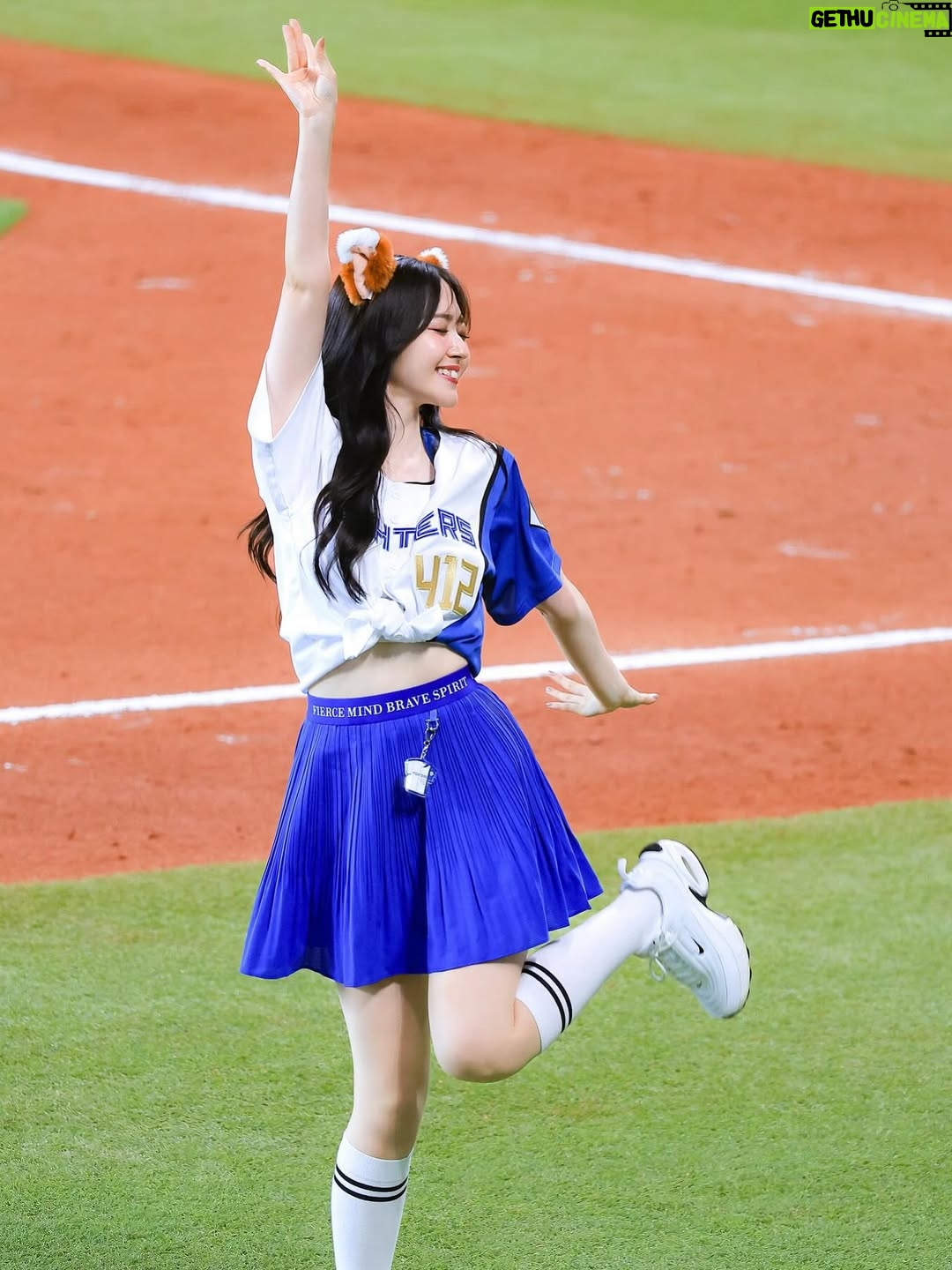 Airi Suzuki - 207.7K Likes - ✴︎ #ファイターズかわいいシリーズ
歌唱、ファーストピッチ、きつねダンス🦊⚾️🎶
ありがとうございました！！！！

素敵な写真を撮ってくださっていたのでXから拝借🙏

色々撮った思い出たちは、落ち着いたら別投稿で載せます☺︎
話したいことも色々あるのでその時に♡

今日も暑いですが、体調気をつけて楽しんでいきましょー🫶