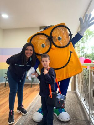 Aisha Stambouli Instagram - ¡ Feiiz inicio de clases amor mío ! 😍
Que sea un año maravilloso y lleno de aprendizajes. Que comprendas en cada lección el verdadero sentido de la vida, la gratitud y la bondad ✨👶
Que más allá de tus calificaciones, tus puntos sean acumulados por tu empatía, tu sonrisa y tu solidaridad ✨
Estoy orgullosa de cada paso que das y pido a D’S poder acompañarte siempre y darte la seguridad para ¡ Nunca dejar de soñar ! ✨ B’H
Te amo con toda mi alma, hasta el infinito y más allá ✨
Gracias @capi_ve por acompañarlo en ésta nueva etapa.