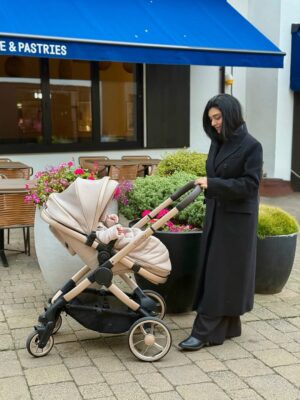 Aisha Zafar Khan Instagram - Just me, my daughter, and the sweetest day out, powered by love and the icandy Peach 7 
AD- @icandyworlduk