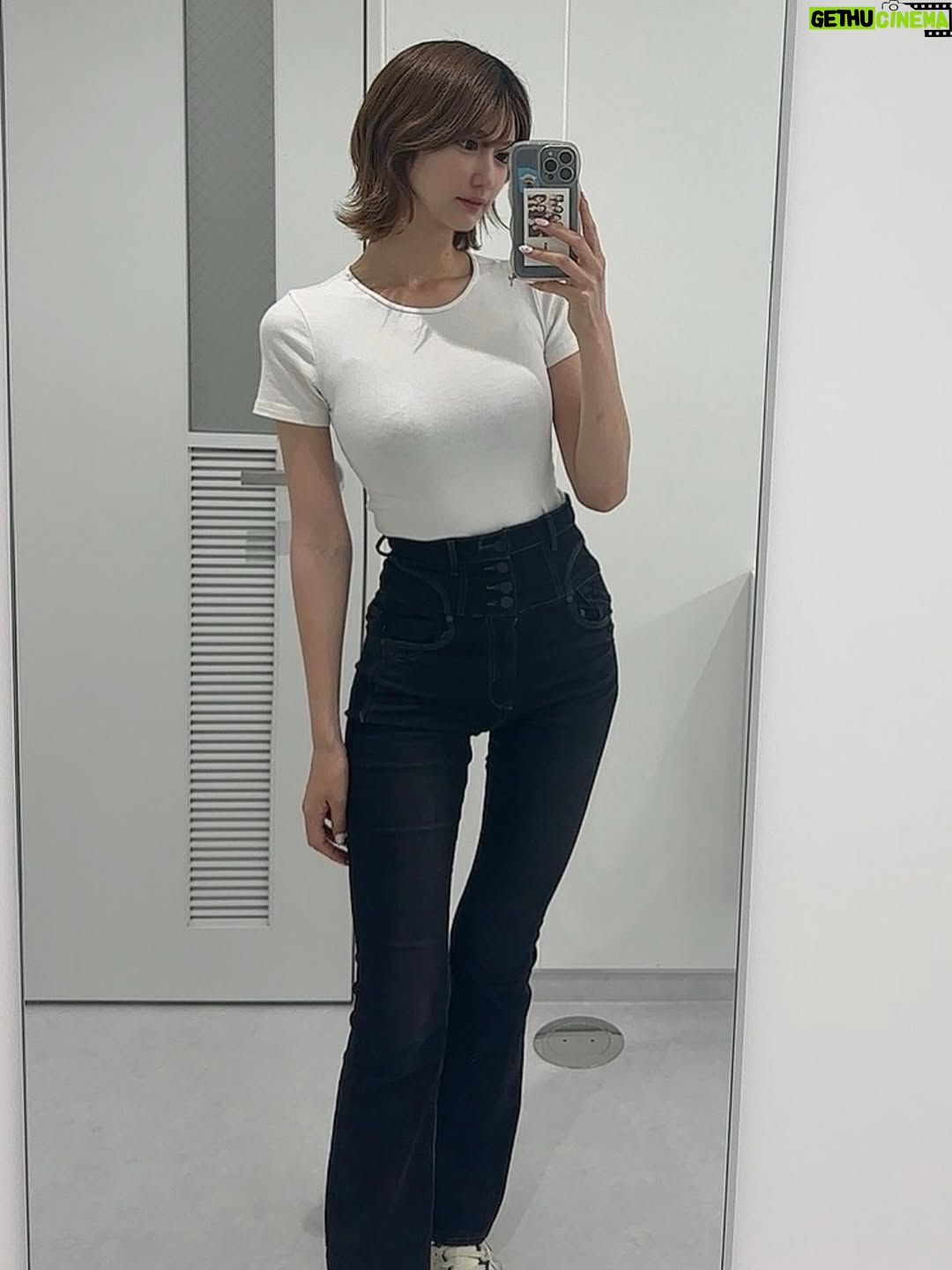 Akane Takiyama - 4.6K Likes - 秋服の用意しなきゃ🍂