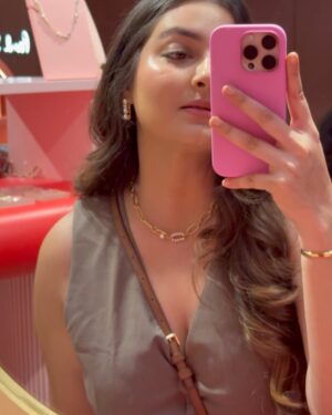 Akanksha Joshi Instagram - Dropped by the Nishani pop-up at Jio World Drive and left with stunning jewellery, a sweet tooth fix, and a whole lot of fun!

@nishanistudio 
#NishaniatJWD
#NishaniPopup
#StyledByNishani
@jioworlddrive