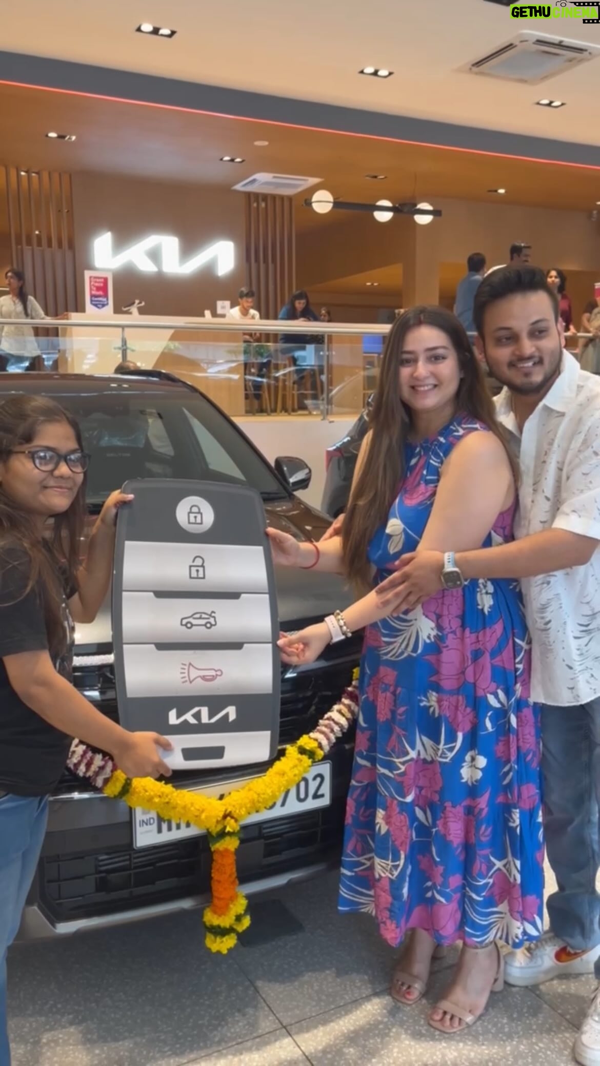 Akanksha Joshi - 1.5K Likes - Yaaayyy!!! The biggest dream come true❤️❤️
Thank you Papa, @shrivastavanandini and @acha_hai_ladka ❤️❤️