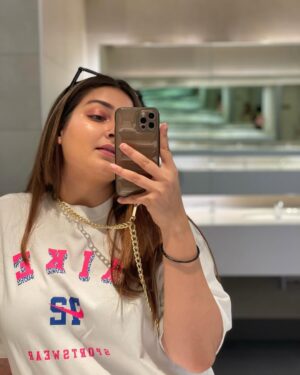 Akanksha Joshi Instagram - Mirror selfies are my fav!❤️