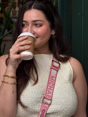 Akanksha Joshi Instagram - Coffee Poses is a perfect combination ❤️✨