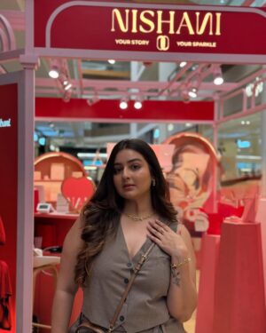 Akanksha Joshi Instagram - Dropped by the Nishani pop-up at Jio World Drive and left with stunning jewellery, a sweet tooth fix, and a whole lot of fun!
@nishanistudio
#NishaniatJWD
#NishaniPopup
#StyledByNishani
@jioworlddrive