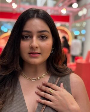 Akanksha Joshi Instagram - Dropped by the Nishani pop-up at Jio World Drive and left with stunning jewellery, a sweet tooth fix, and a whole lot of fun!
@nishanistudio
#NishaniatJWD
#NishaniPopup
#StyledByNishani
@jioworlddrive