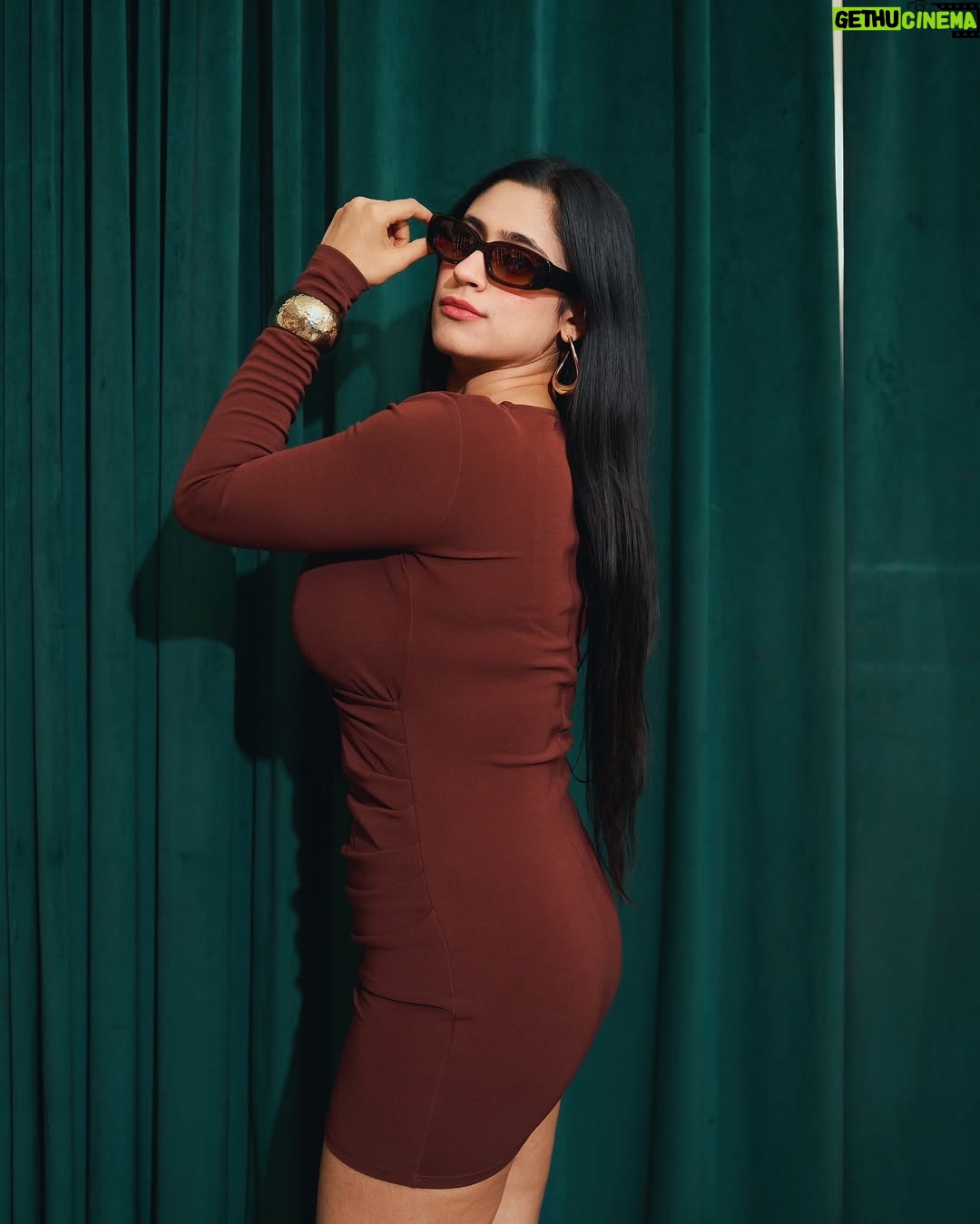 Akanksha Vij - 487 Likes - Just me, my shades, and a little moment of feeling like THAT girl.✨🤎
.
.
.
.
#explore #fyp #viral #ootd #outfitinspo #fashionstyle #fashionblogger #styleinspo #luxuryblogger #delhiblogger #delhiinfluencer #delhireels #fashioninfluencer
(Fyp, Explore more, Trending, Viral content, Fashion outfit, outfit grid, outfit ideas, photography, aesthetic, chimi)