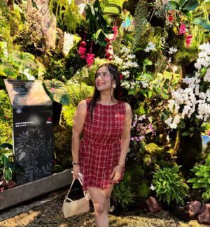 Akanksha Vij Instagram - Felt like a real life princess in this look!!♥️♥️✨✨
.
.
.
.
.
#explore #fashion #fashionstyle #outfit #travel #outfitinspo #outfitinspiration #Viral #trendingpost #fyp #photography #singapore #ootd #princesslook#stylehack #makeup
(Luxury, Fashion, Lifestyle, Creator, Travel diaries, Bow, Outfit ideas, for you page, trending audios, trending reels)