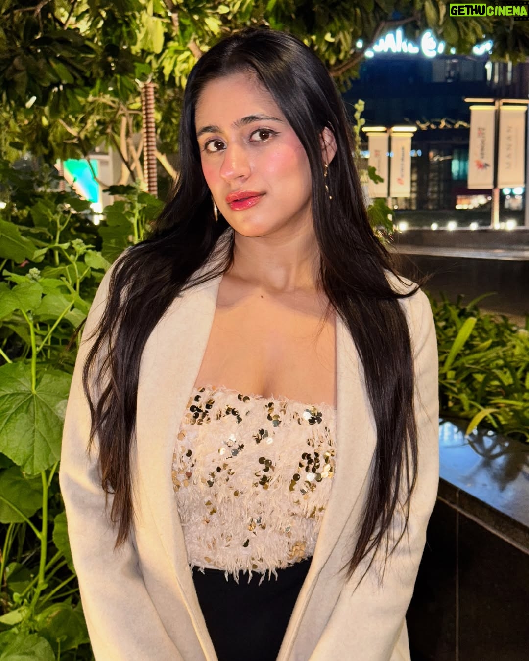 Akanksha Vij - 560 Likes - Flash on!📸♥️
.
.
.
.
#photooftheday #viralphoto #trending #fyp #foryoupage #outfitinspo #outfitinspiration #ootd #fashioninspo #fashionblogger #styleinspo #styling #fashionista #outfitsideas 
(fashion , luxury, Outfit fashion, Fashion photo, Instagram Post, Glitter, Glam)