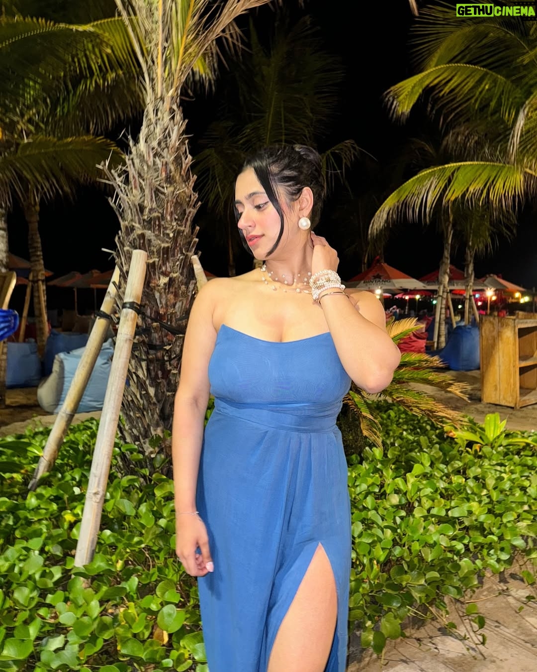 Akanksha Vij - 599 Likes - Blue dress, bare skin, Bali breeze 🌴 — feeling a little Bonita 💙✨

#BonitaVibes #BaliDays #BlueDressMood #SunKissed #EffortlessBeauty #IslandLife #FeelingGood #ootd #outfitideas #exploremore #fyp #viral #traveldiaries #fashionblog