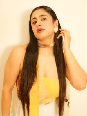 Akanksha Vij Instagram - Album: Recents 📸✨💛
.
.
.
.
#Ootd #explore #fashionista #stylinginspo #sunmertime #summervibes☀️ #outfitinspirations #goodmood
