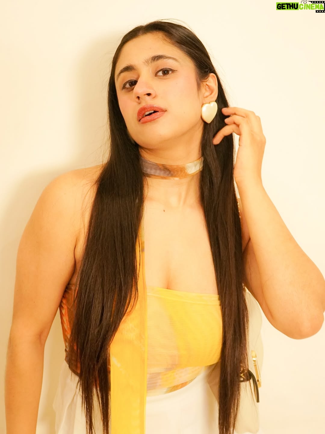 Akanksha Vij - 421 Likes - Album: Recents 📸✨💛
.
.
.
.
#Ootd #explore #fashionista #stylinginspo #sunmertime #summervibes☀️ #outfitinspirations #goodmood