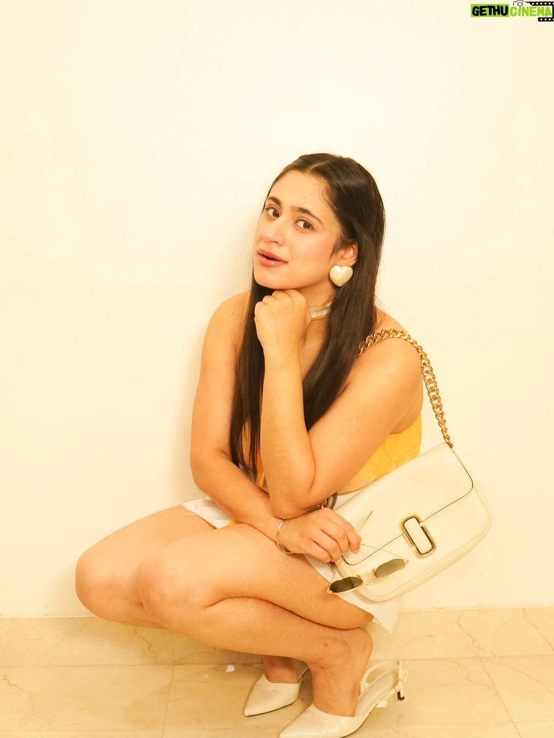 Akanksha Vij - 421 Likes - Album: Recents 📸✨💛
.
.
.
.
#Ootd #explore #fashionista #stylinginspo #sunmertime #summervibes☀️ #outfitinspirations #goodmood