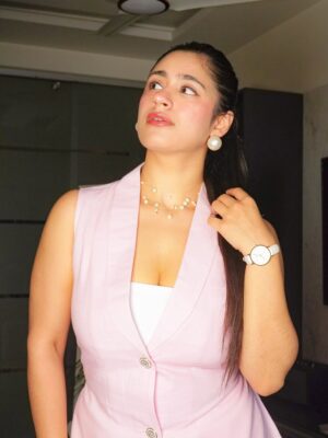 Akanksha Vij Instagram - Pretty in pink!💕✨
Serving boardroom energy but make it soft 🕊
Outfit @shopinessa_
.
.
.
#Ootd #explorepage #pinkoutfits #zaraalternatives #hnmalternative #fyp #prettyinpink #workwear #stylishfit #fashiontrends
(outfit inspo, fashion style, co ord sets, linens, linens for summer, fashionable style, fashion trends)